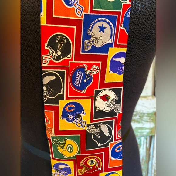 Vintage NFL Football Helmet Neck Tie by Surrey - Picture 3 of 7